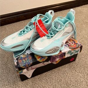 Men’s Way Of Wade basketball shoes